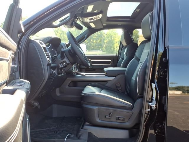 New 2026 Diamond Black Crystal Pearl-Coat Exterior Paint RAM Laramie image 13