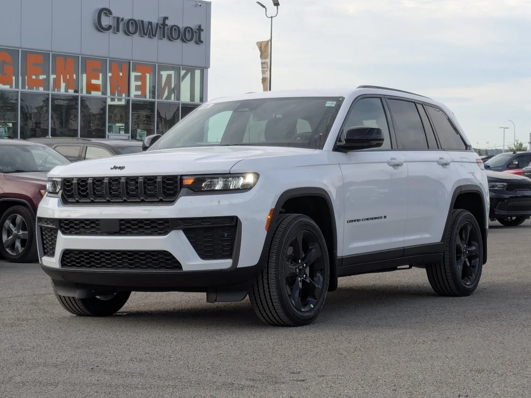 New 2026 White Jeep Altitude - - 4x4 - 20 Gloss Black Wheels - Remote Start - Capri Leatherette & More! image 4