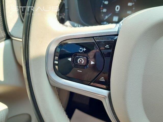 Used 2021 Crystal White Metallic Volvo Inscription image 14