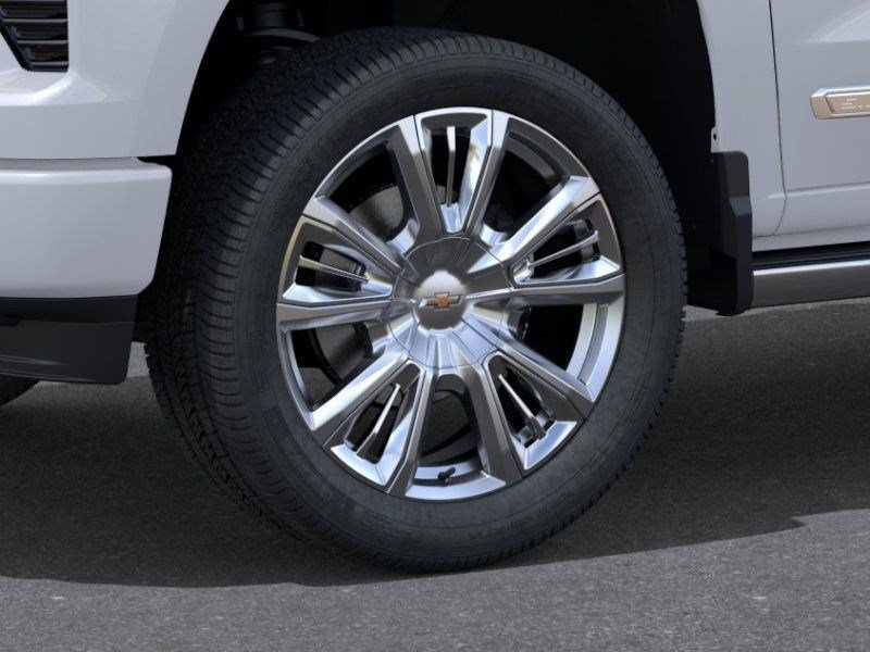 New 2026 Polar White Tricoat Chevrolet High Country image 9
