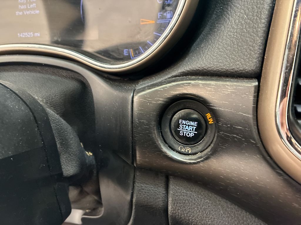 Used 2017 Silver Jeep Laredo image 17