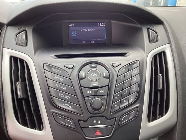 Used 2014 Red Ford SE image 26