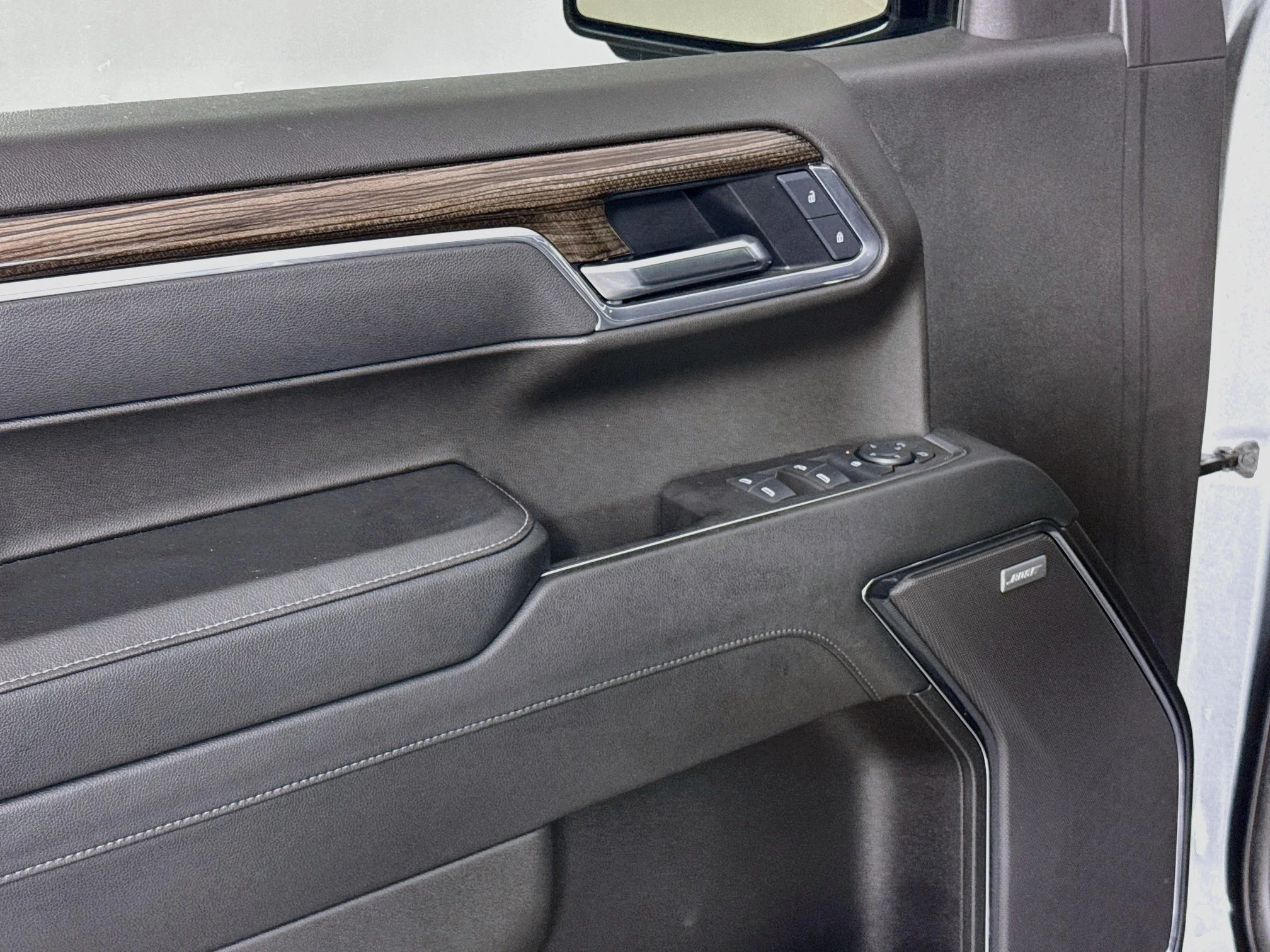 Used 2025 Sterling Gray Metallic Chevrolet LT Trail Boss image 19