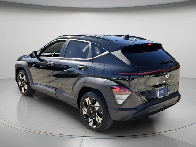 Certified Used 2024 Black Hyundai SEL image 4