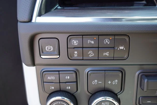 Used 2025 Black Chevrolet Premier image 31