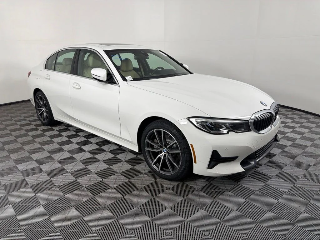 Used 2021 White BMW 330i xDrive image 3
