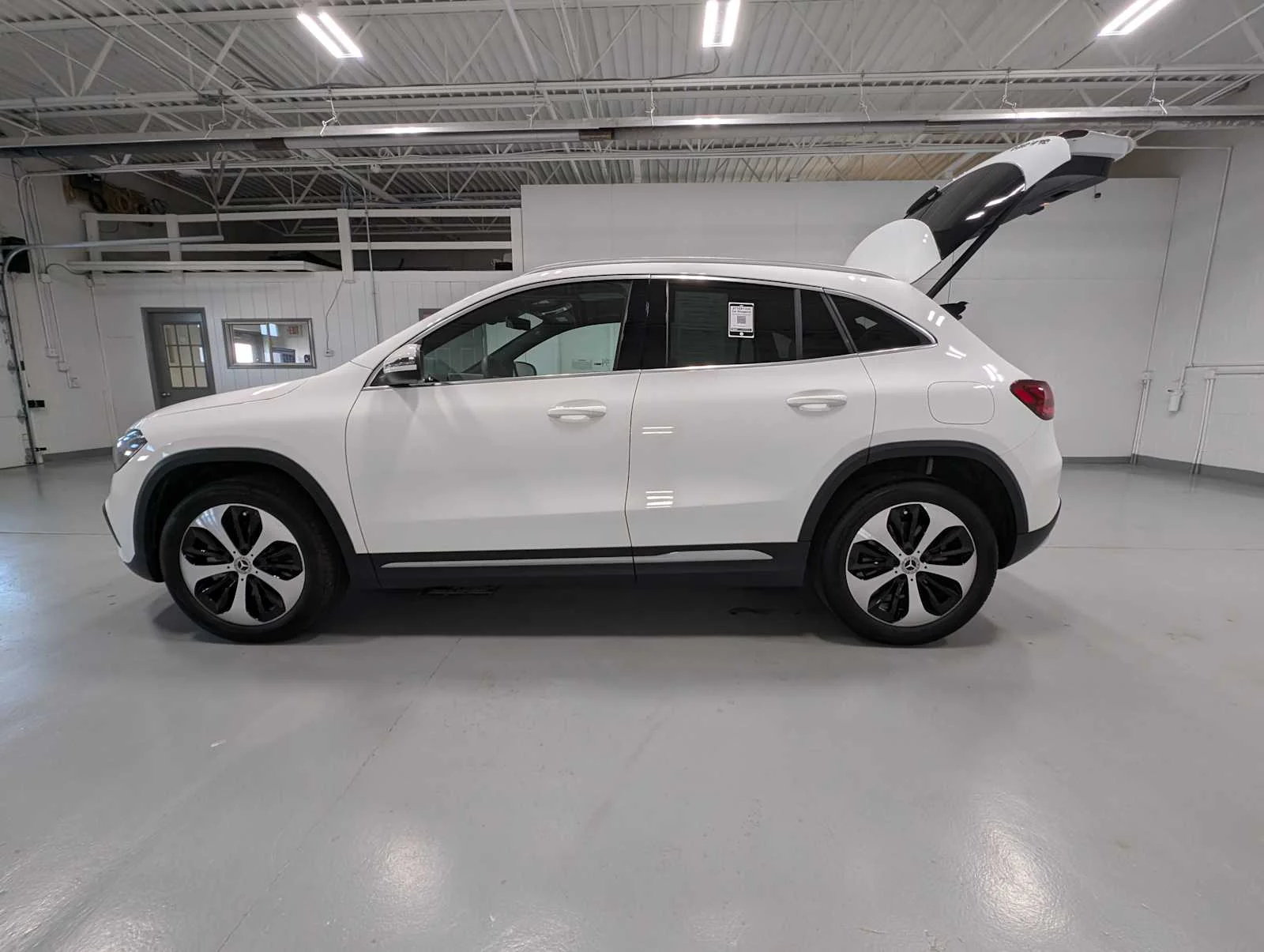 Used 2026 Polar White Mercedes-Benz GLA 250 image 11