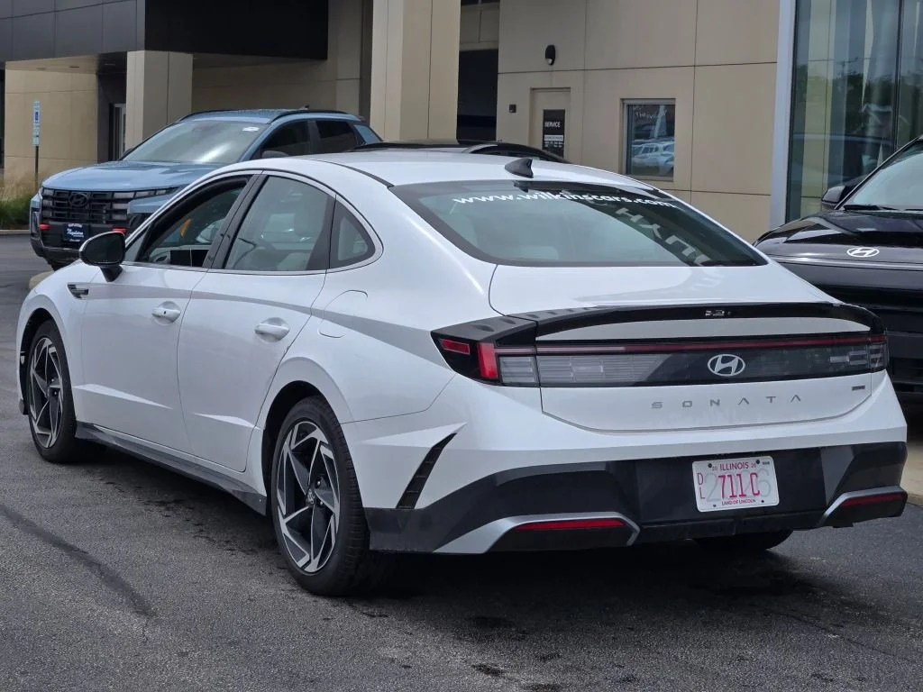 Used 2026 White Hyundai SEL Sport image 12