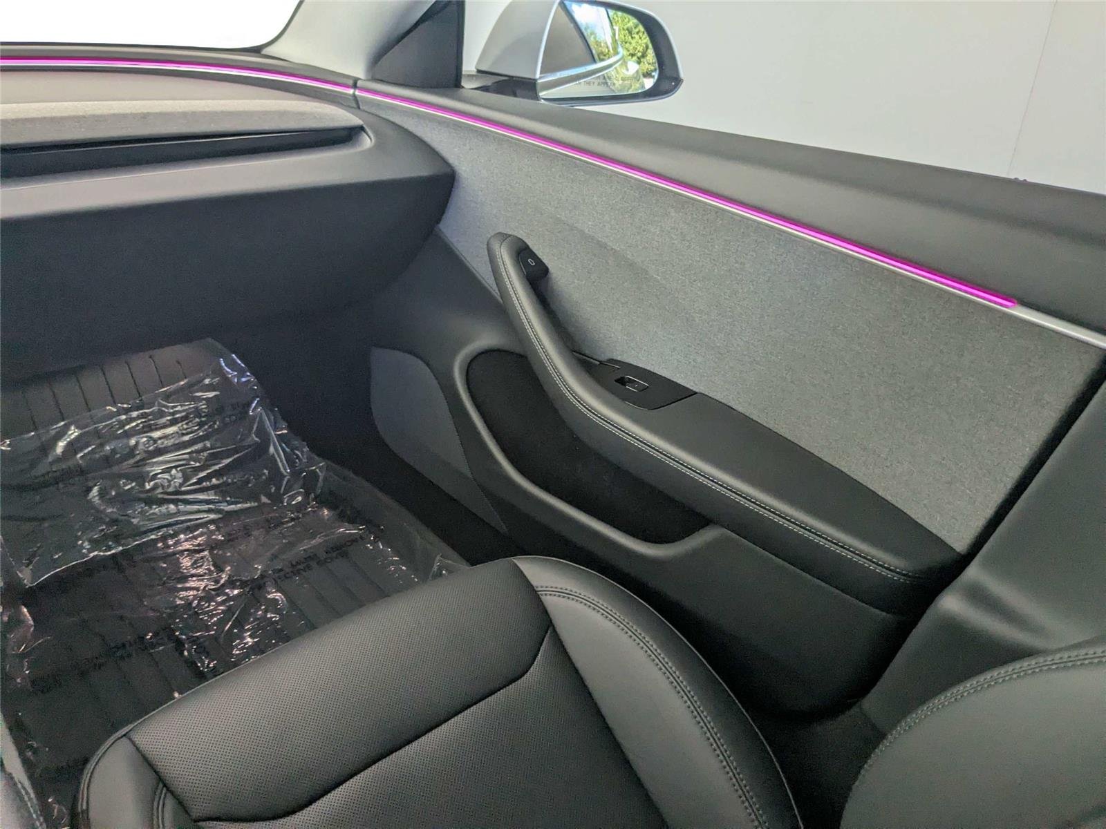 Used 2024 Pearl White Multi-Coat Tesla  image 39