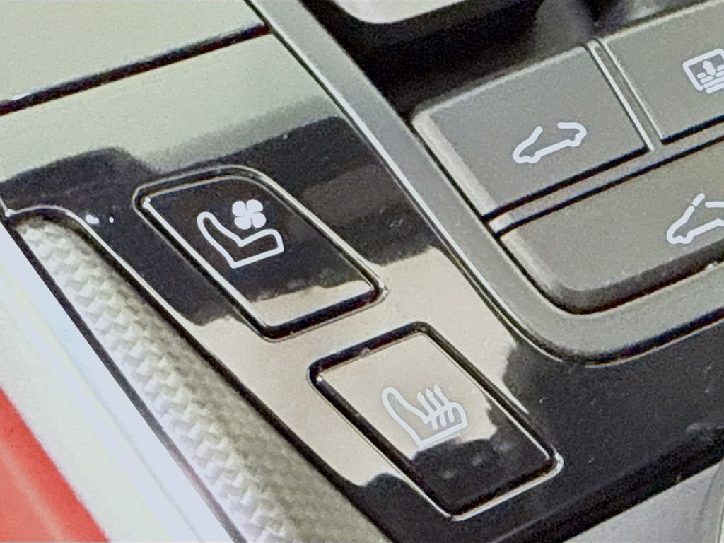 Used 2020 Black Porsche Carrera 4S image 22