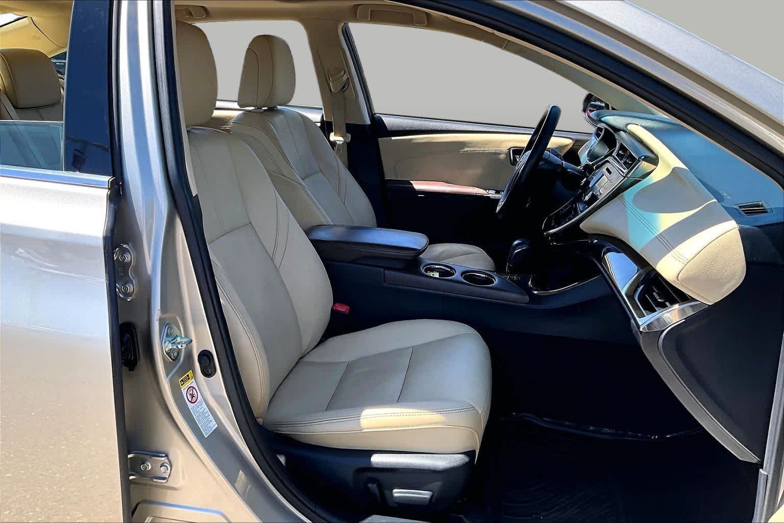 Pre-Owned 2014 Toyota Avalon Hybrid XLE Touring