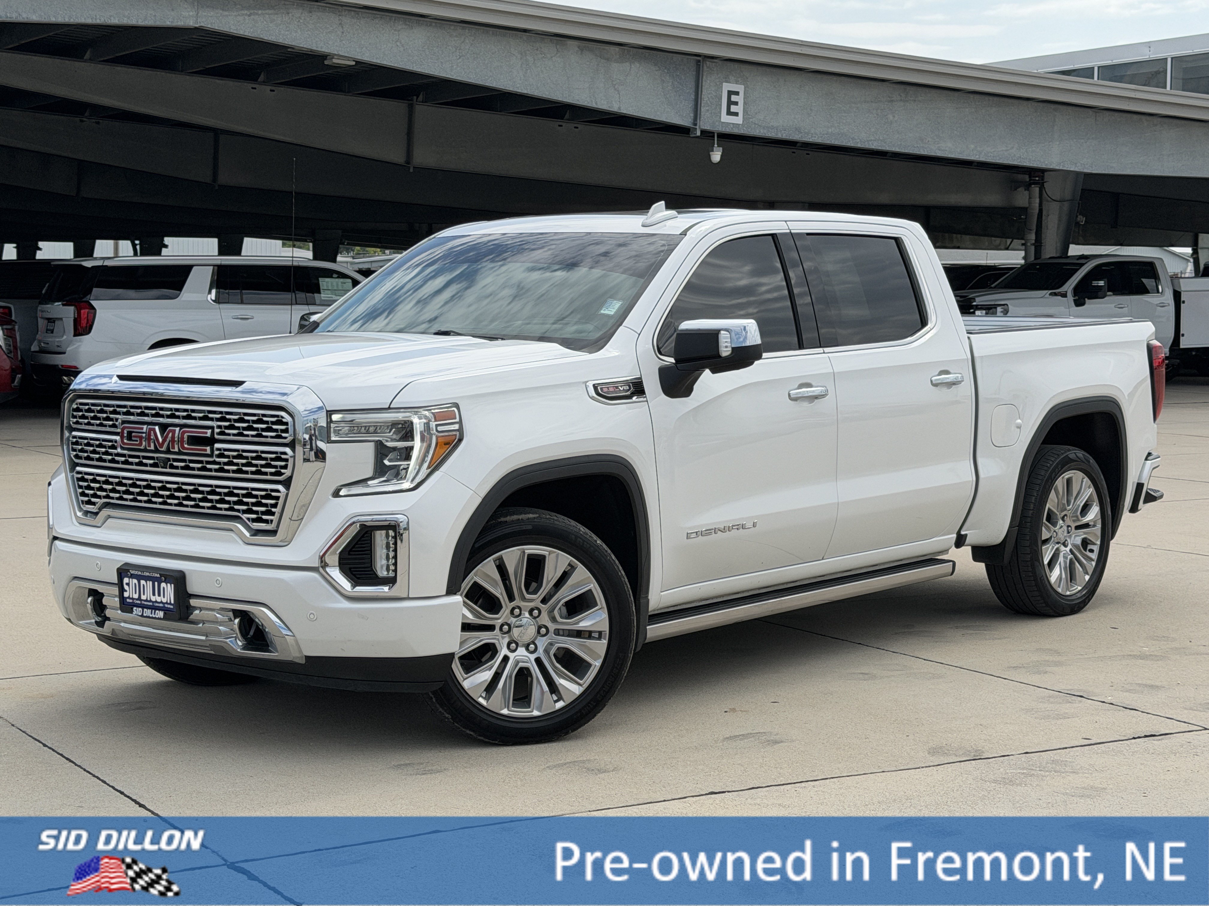 Used 2021 White Frost Tricoat GMC Denali image 1