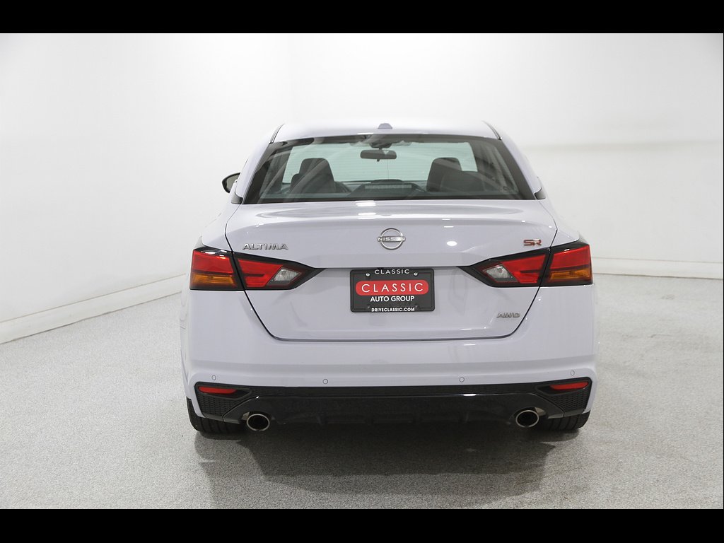 2025 Nissan Altima SR - Photo 18