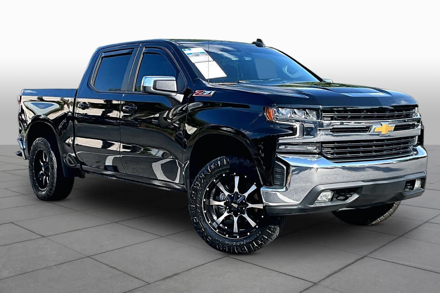 Used 2021 Black Chevrolet LT image 3
