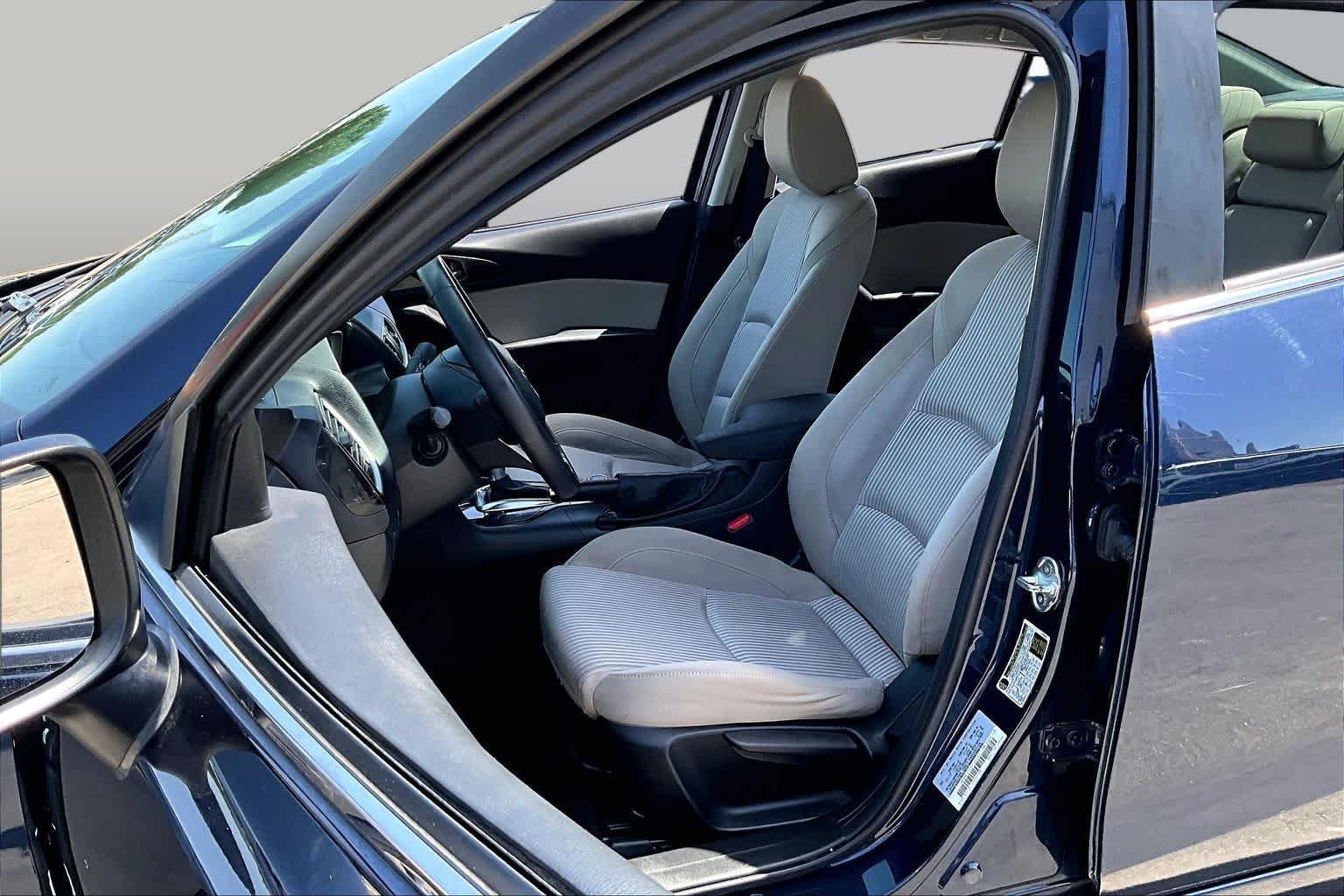 Pre-Owned 2014 Mazda3 I Touring