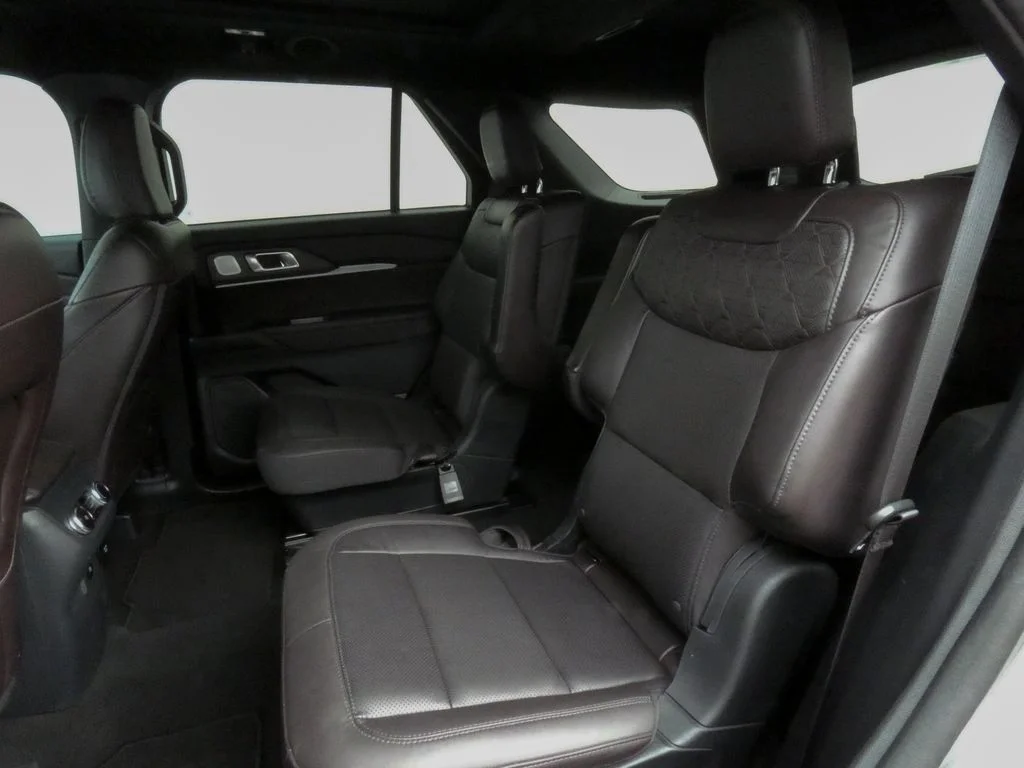 Used 2025 Gray Ford Platinum image 33