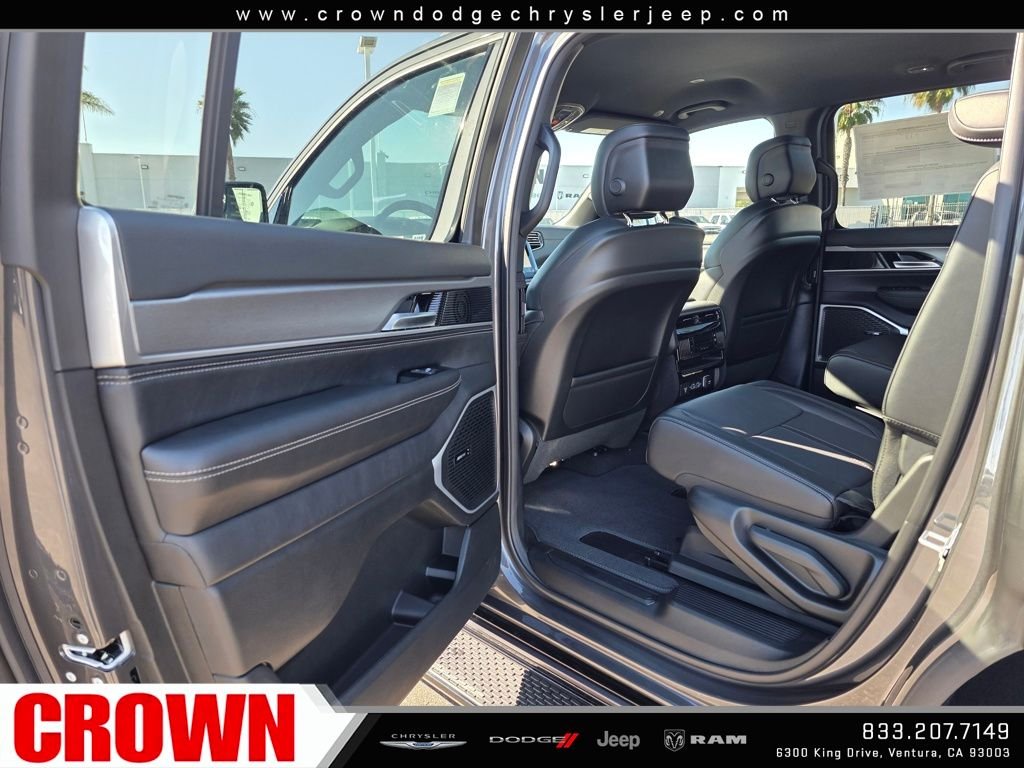 New 2026 Baltic-Gray Metallic Clear-Coat Exterior Paint Jeep Limited Altitude image 15