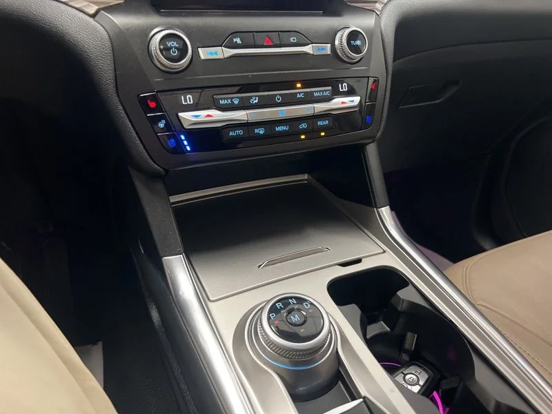 Used 2020 White Ford Limited image 32