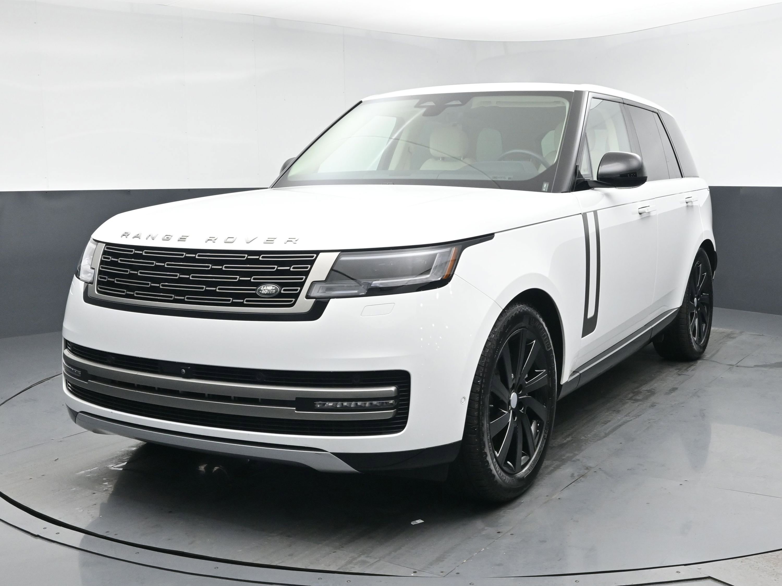 2024 Land Rover Range Rover 3.0 SE SWB's photo
