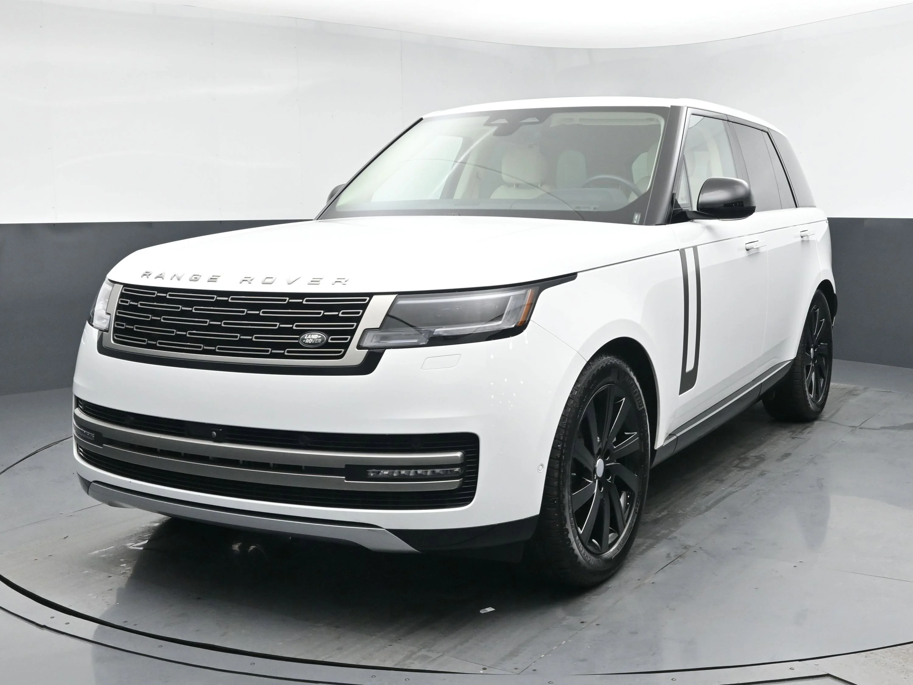 2024 Land Rover Range Rover 3.0 SE SWB's photo