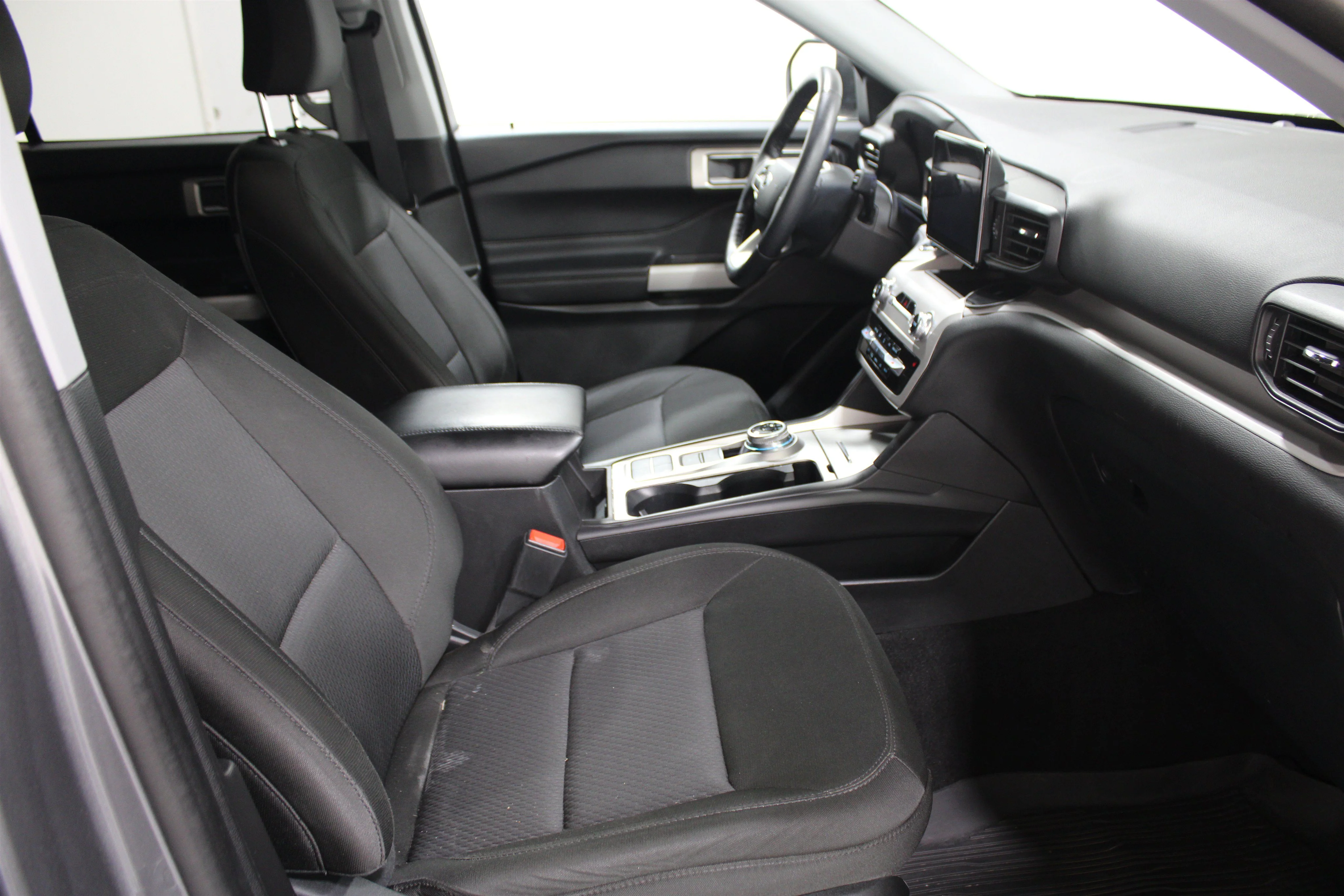 2023 Ford Explorer XLT - Photo 27