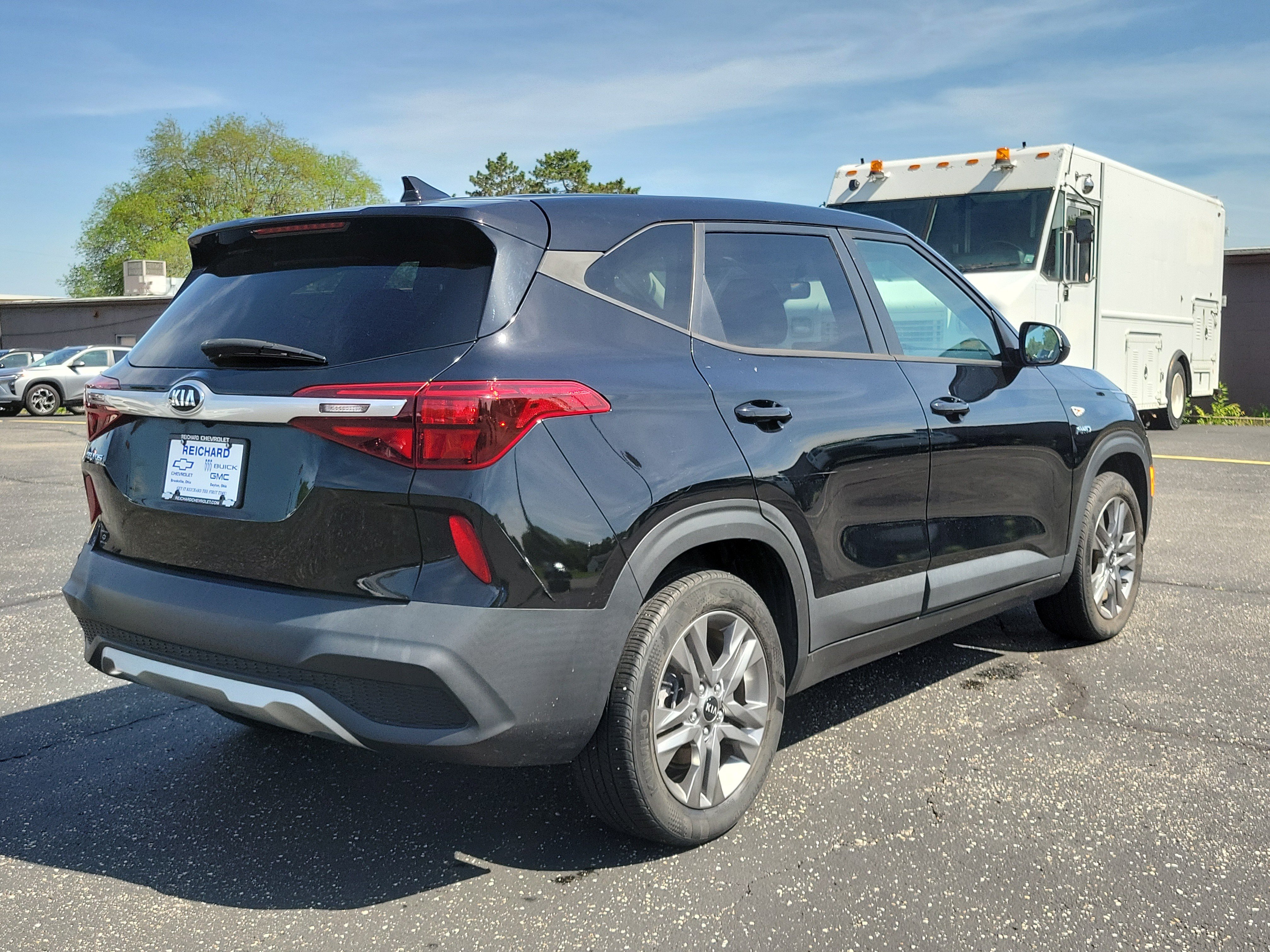 Used 2021 Black Kia LX image 4