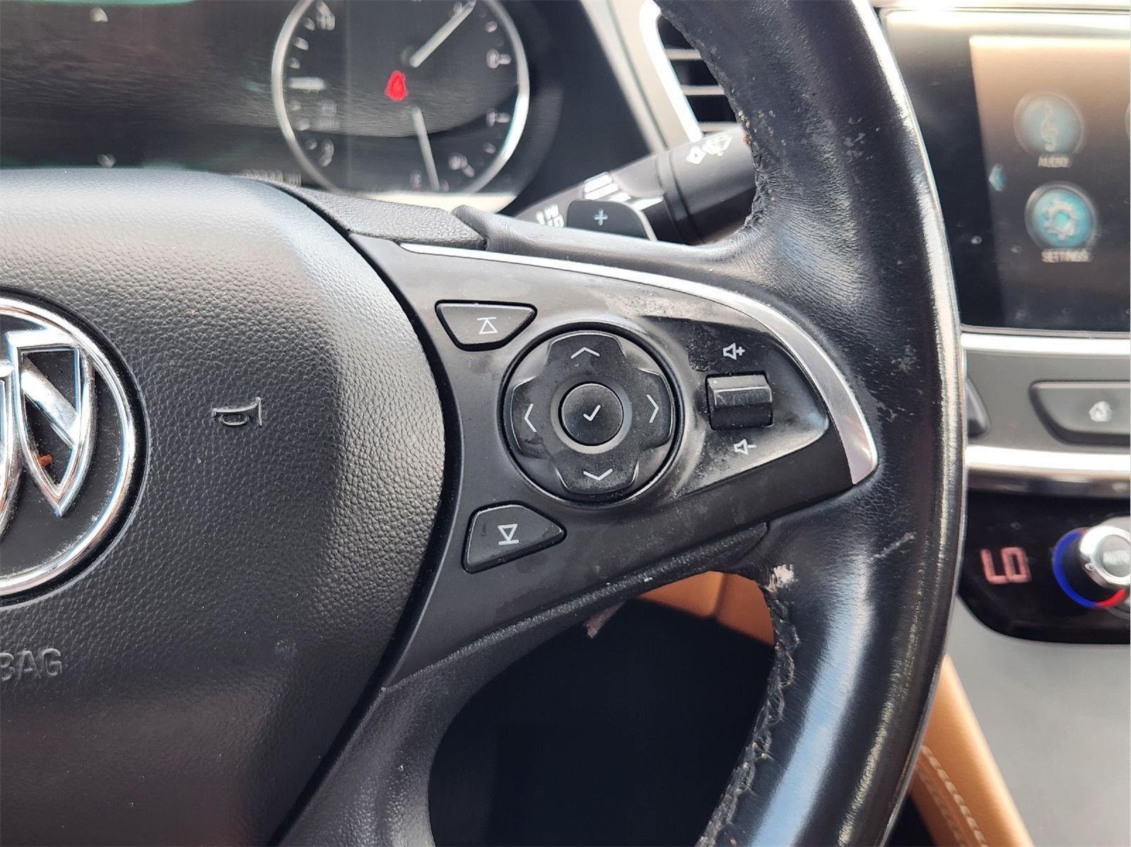 Used 2018 Summit White Buick Essence image 29