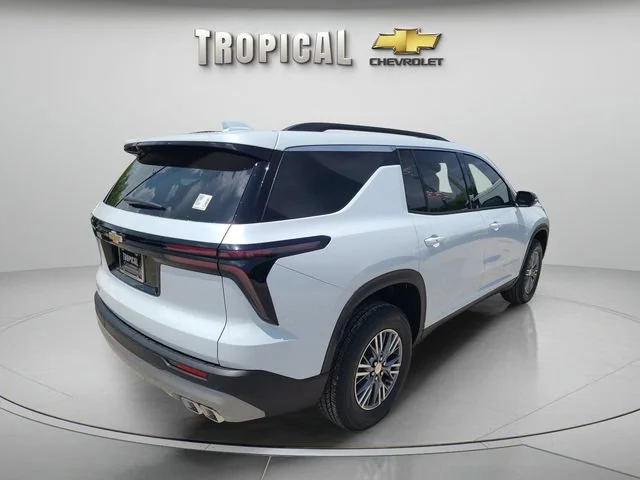 New 2026 Polar White Tricoat Chevrolet LT image 5