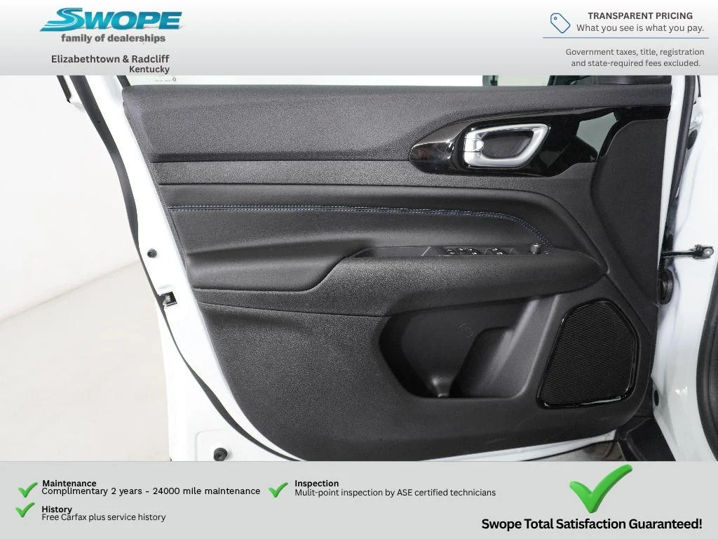 New 2026 Bright White Clear-Coat Exterior Paint Jeep Latitude Altitude image 13