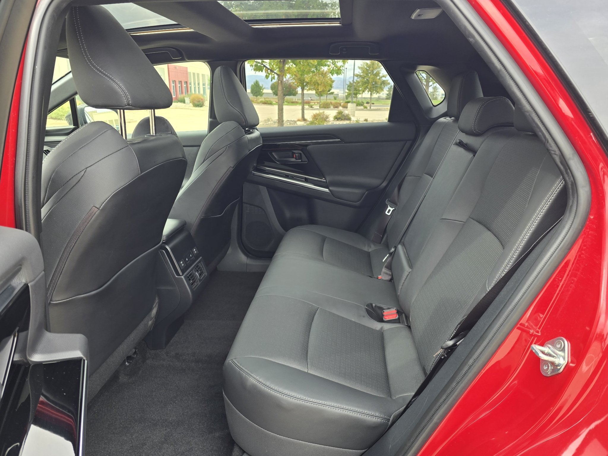 Used 2023 Elemental Red Pearl 2-Tone Subaru Touring image 15