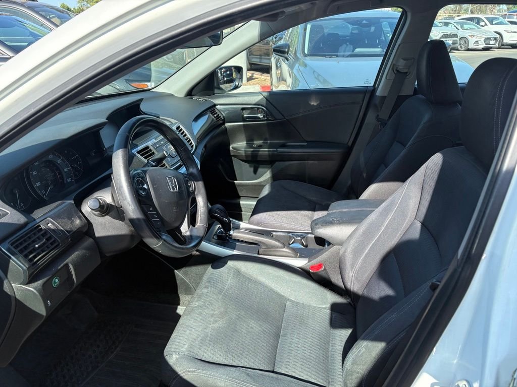 Used 2013 White Orchid Pearl Honda Sport image 11