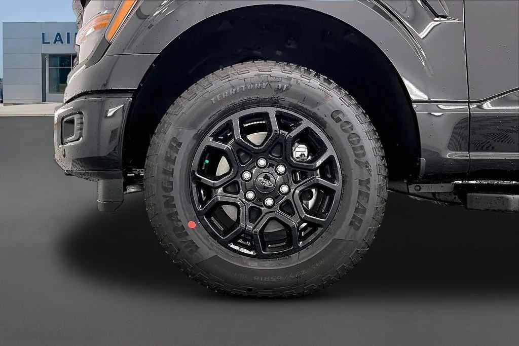 New 2026 Agate Black Metallic Ford XLT image 13