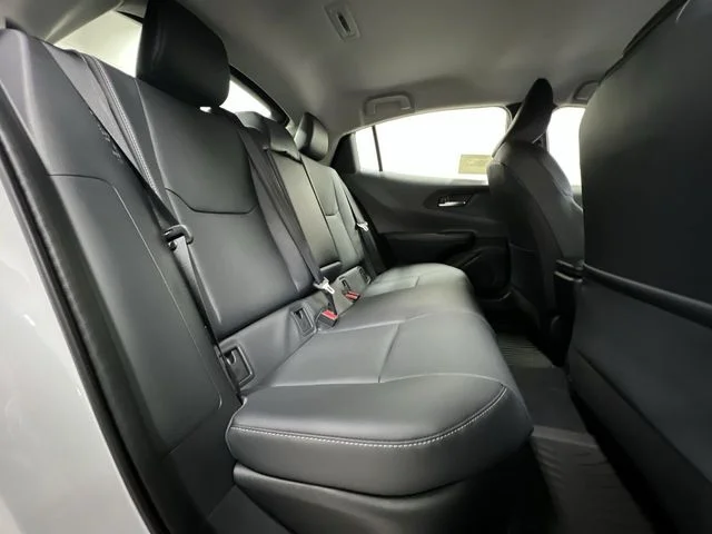 New 2026 Wind Chill Pearl <sup>1</sup> Toyota  XLE AWD image 25
