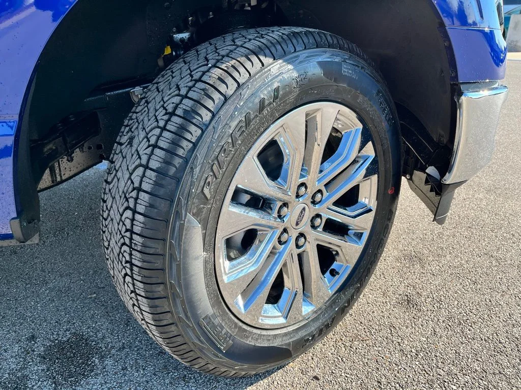 New 2026 Blue Ford XLT image 6
