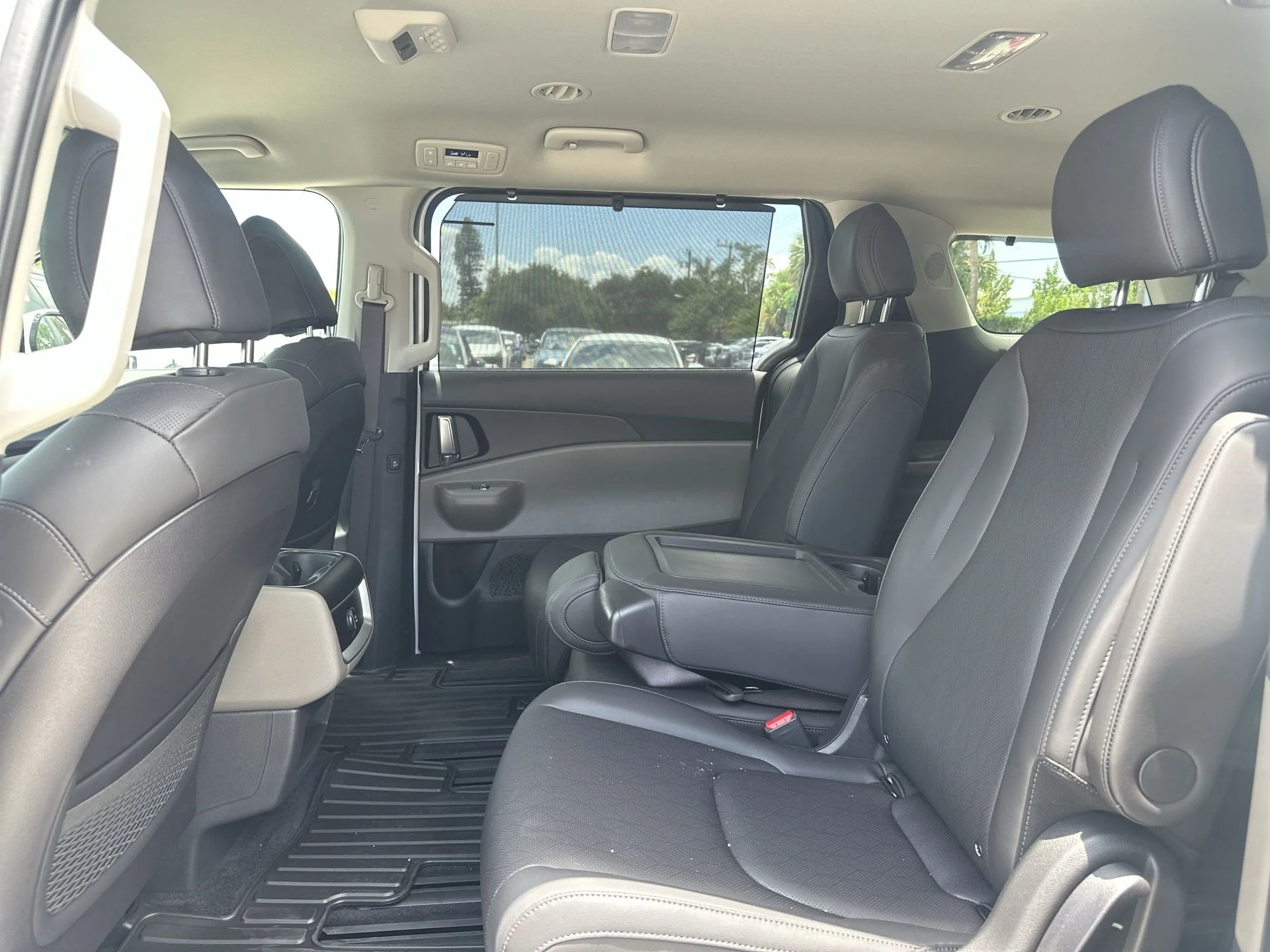 New 2026 Snow White Pearl Kia EX image 23
