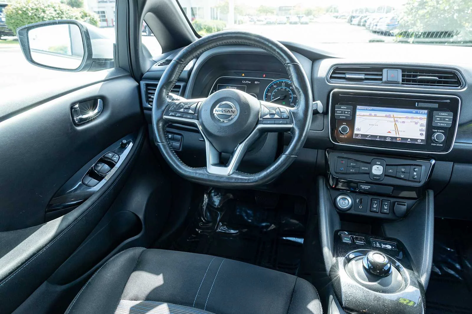 Used 2018 Silver Nissan SV image 10