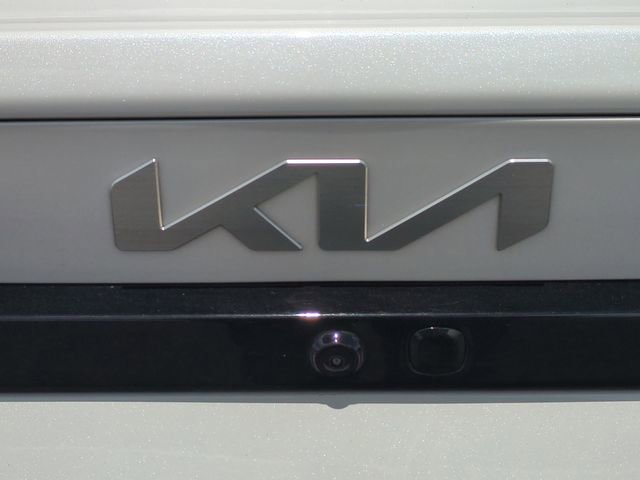 Used 2025 White Kia LXS image 31