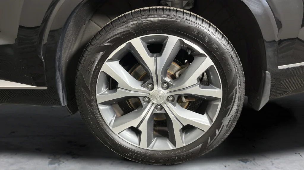 Used 2021 Black Hyundai Limited image 46