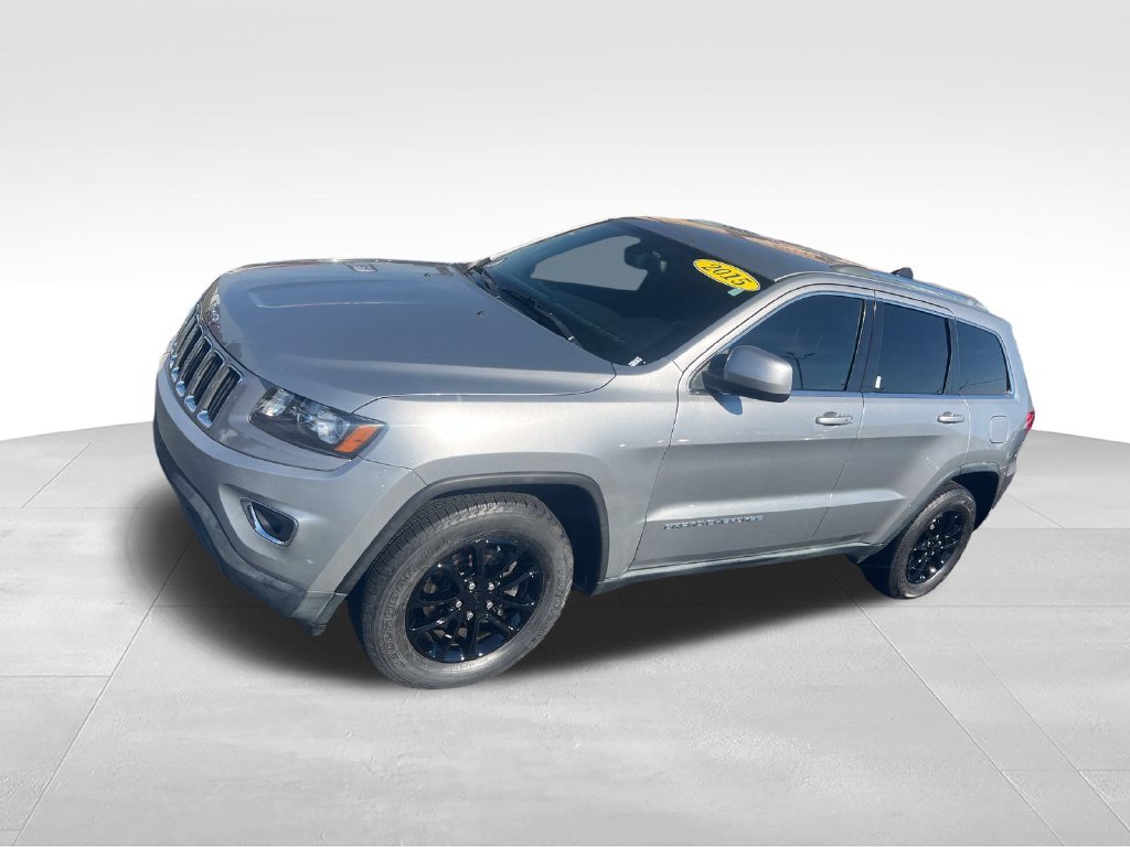 Used 2015 Silver Jeep Laredo image 10