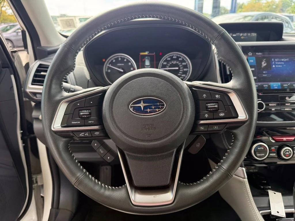 Used 2023 Crystal White Pearl Subaru Limited image 12