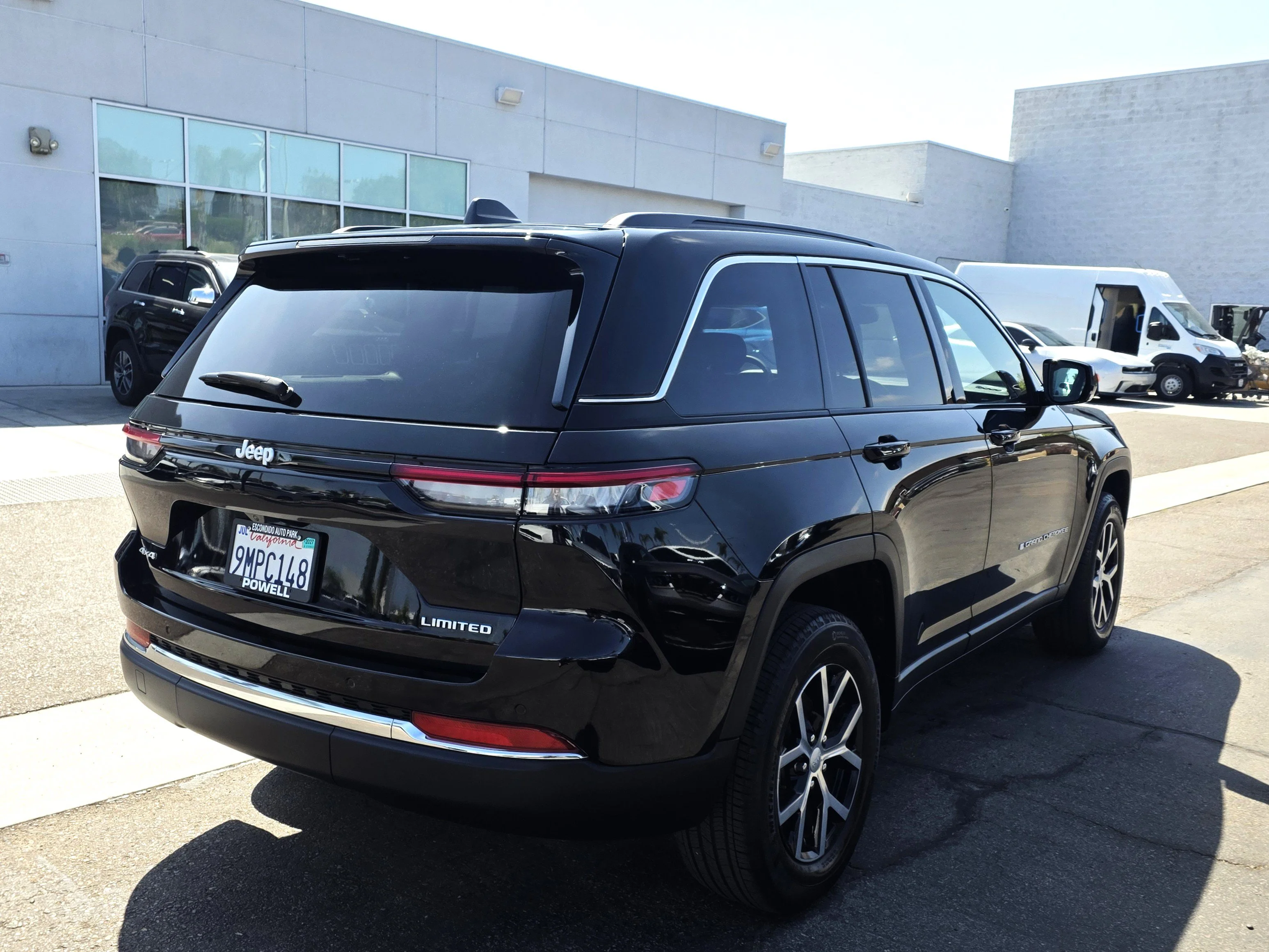 Used 2024 Diamond Black Jeep Limited image 5