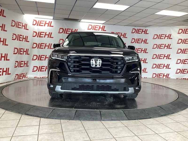 Used 2024  Honda EX-L image 2