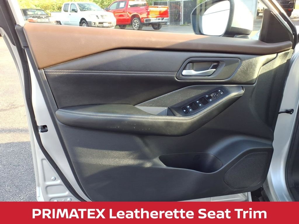 Used 2023 Brilliant Silver Metallic Nissan SV PREMIUM W/PANORAMIC SUNROOF image 24