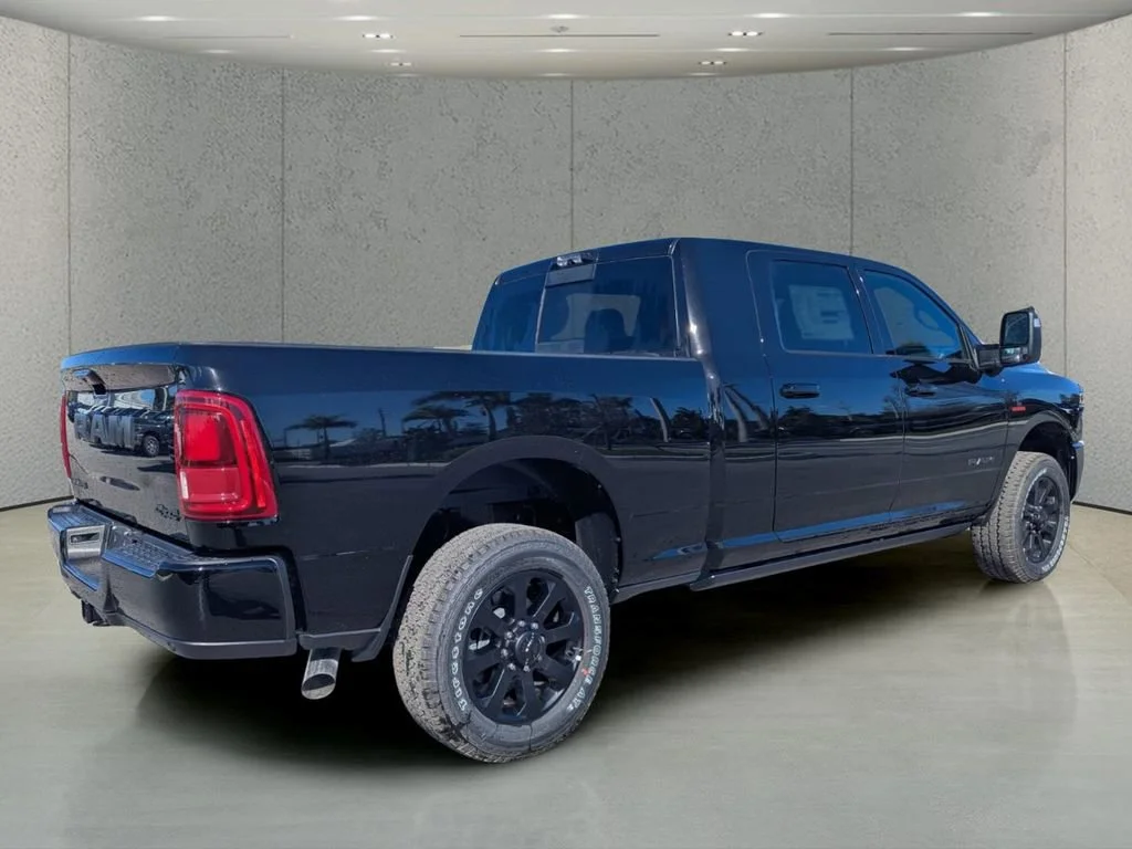 New 2026 Diamond Black Crystal Pearl-Coat Exterior Paint RAM Laramie image 4