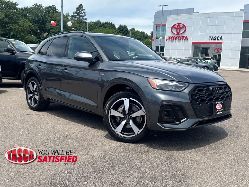 2022 Audi Q5 45 Premium Plus's photo