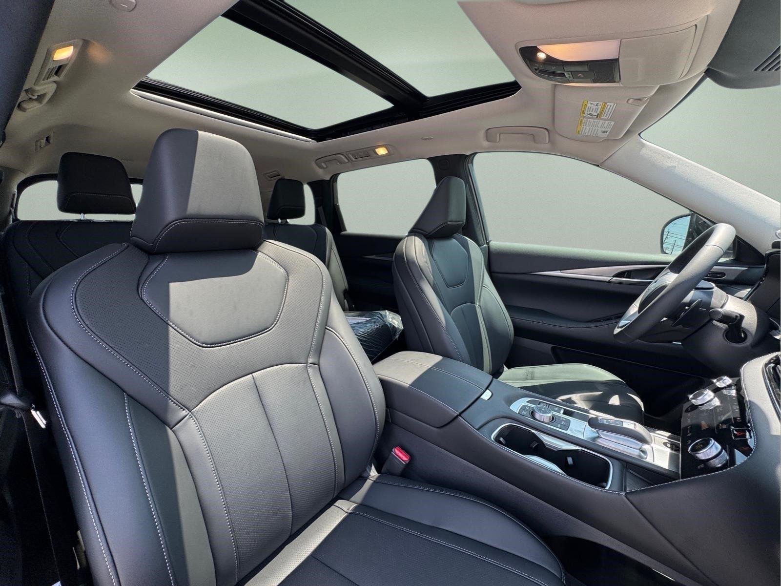 New 2027 GRAPHITE SHADOW INFINITI Luxe FWD image 12