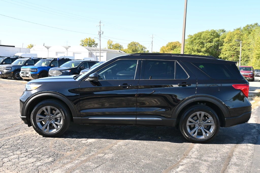 Certified Used 2024 Black Metallic Ford XLT image 4
