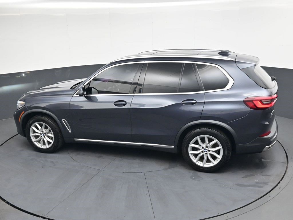 Used 2020 Arctic Gray Metallic BMW xDrive40i image 27