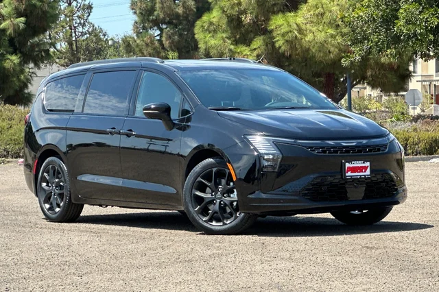2027 Chrysler Pacifica Limited