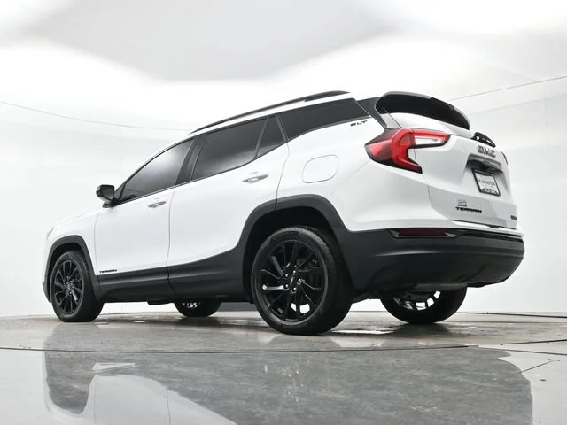 Used 2023 SUMMIT WHITE GMC SLT image 30